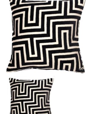 Maze cushion black